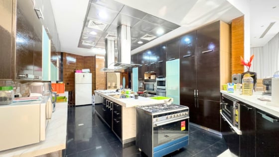 7BR Lake-Facing Villa | Elevator | Pool | Cinema, picture 6