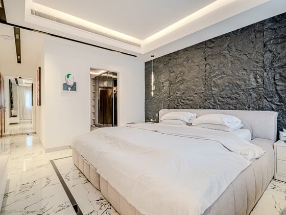 Largest Plot | Spacious 5-Bed Villa | Upgraded, picture 6