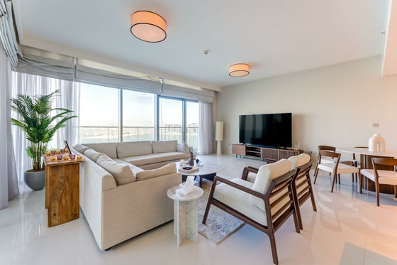 Spacious Living  | Fully Furnished | Full Sea View, picture 1
