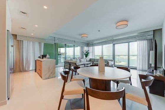Spacious Living  | Fully Furnished | Full Sea View, picture 3