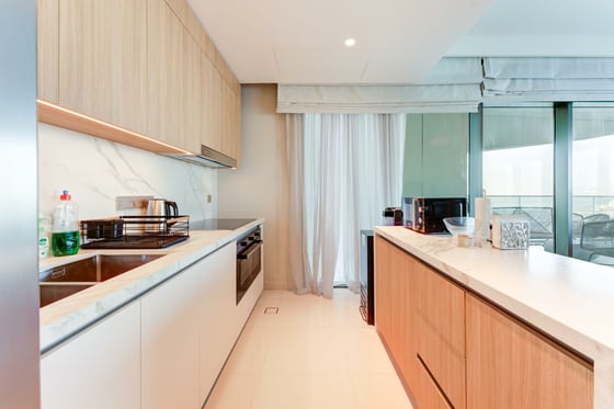 Spacious Living  | Fully Furnished | Full Sea View, picture 6