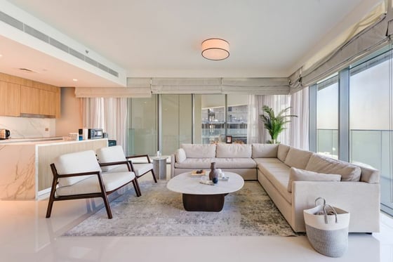 Spacious Living  | Fully Furnished | Full Sea View, picture 2