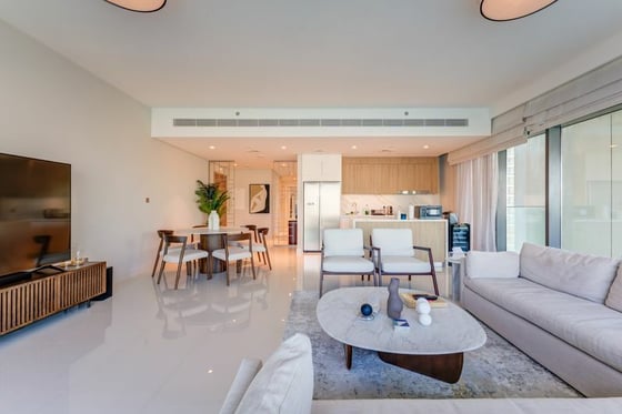 Spacious Living  | Fully Furnished | Full Sea View, picture 4