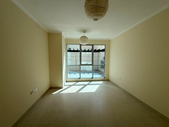 Large Terrace | Vacant | Prime location., picture 6