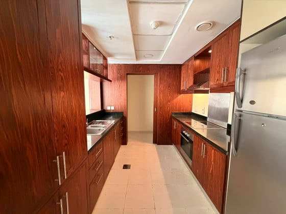 Large Terrace | Vacant | Prime location., picture 5