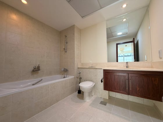 Large Terrace | Vacant | Prime location., picture 9