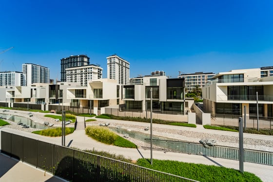 Classic Facade | Vacant | Lagoon Facing., picture 34