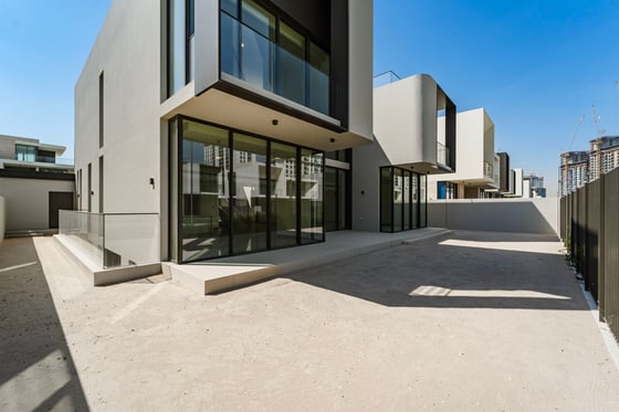 Classic Facade | Vacant | Lagoon Facing., picture 35