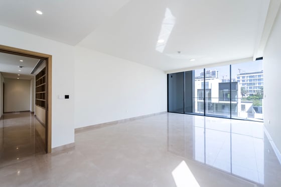 Classic Facade | Vacant | Lagoon Facing., picture 24