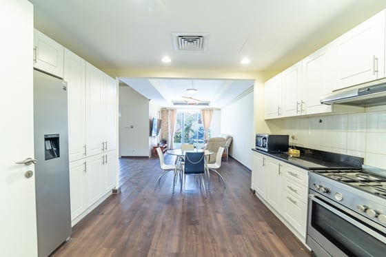 Spacious | Fully Furnished | View Today., picture 7