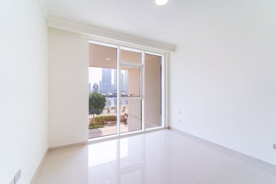 Vacant | Beachfront Duplex | Marina View, picture 17