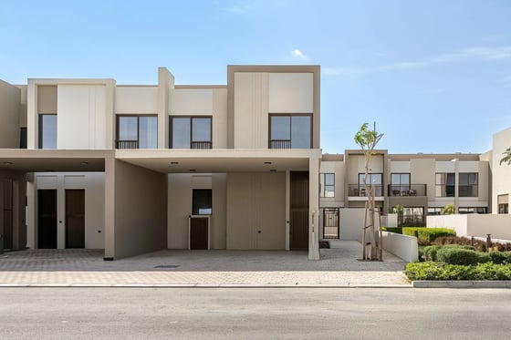 End Unit | Brand New | Close To Amenities, picture 1