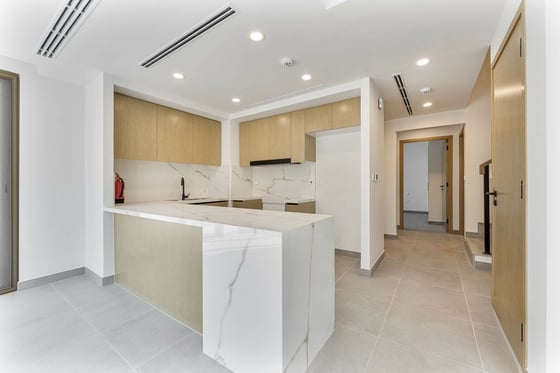 End Unit | Brand New | Close To Amenities, picture 3