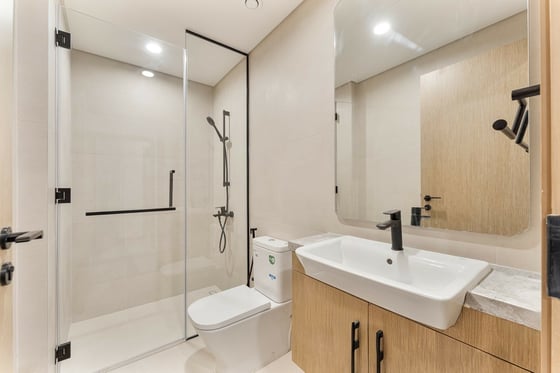 End Unit | Brand New | Close To Amenities, picture 5