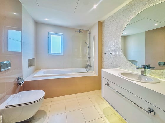 Elegantly upgraded | 7-Bed | Large Plot | Pool, picture 15