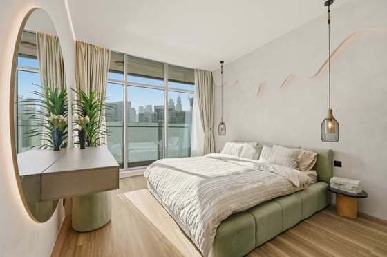 Luxury Waterfront Living | Fully Renovated, picture 8