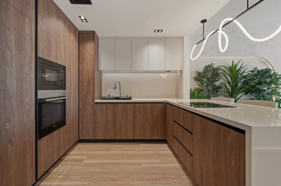 Luxury Waterfront Living | Fully Renovated, picture 5