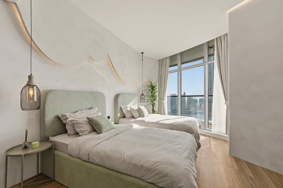 Luxury Waterfront Living | Fully Renovated, picture 10
