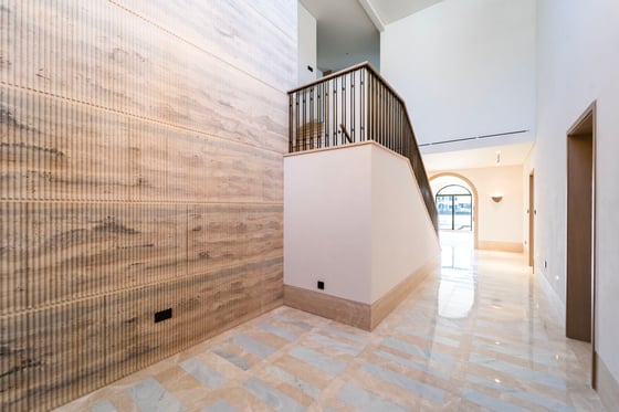 Upgraded Atrium Entry | Vacant | Exclusive, picture 11