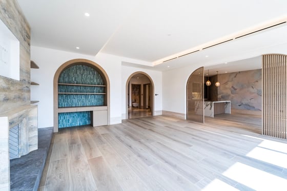 Upgraded Atrium Entry | Vacant | Exclusive, picture 15