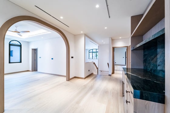 Upgraded Atrium Entry | Vacant | Exclusive, picture 23