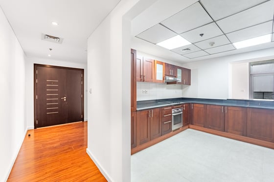 Huge Layout | High Floor | Vacant Now..., picture 3