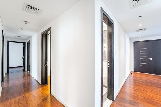 Huge Layout | High Floor | Vacant Now..., picture 10