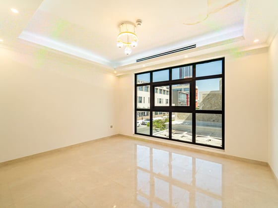 Corner Townhouse | Vacant Now | Close to School, picture 8