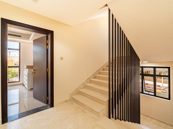 Corner Townhouse | Vacant Now | Close to School, picture 10