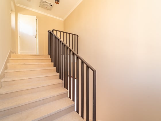 Corner Townhouse | Vacant Now | Close to School, picture 18