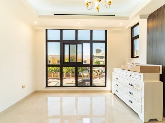 Corner Townhouse | Vacant Now | Close to School, picture 12