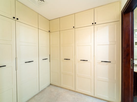 Corner Townhouse | Vacant Now | Close to School, picture 11