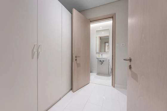 2-bedroom apartment for rent in Palm Tower, Palm Jumeirah, picture 48
