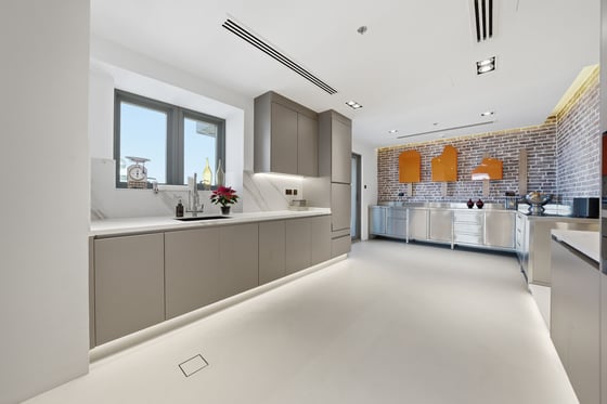 Ultra Luxury Sky Penthouse  | 360° Sea Views  |  Fully Upgra, picture 10
