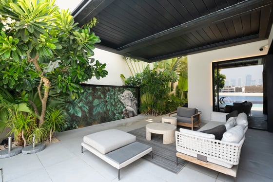 Beautifully Renovated | Private Spa | High Number, picture 16