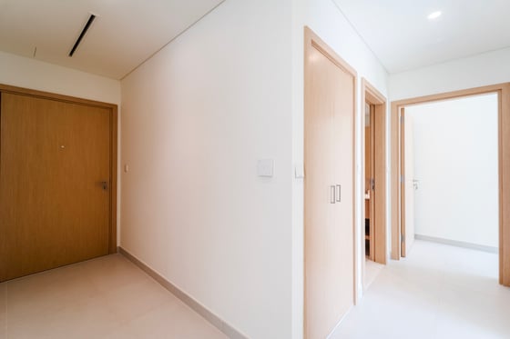 Oversized Terrace | Pool & Park Views | Vacant Now, picture 3
