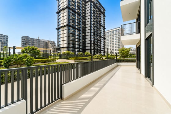 Oversized Terrace | Pool & Park Views | Vacant Now, picture 1
