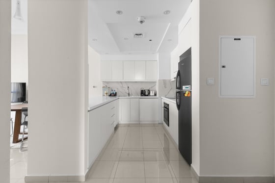 Marina View | Vacant On Transfer | Upgraded, picture 8