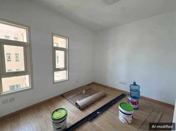 Full Refurb in Process | 2 Bed + Study | Pool View, picture 6