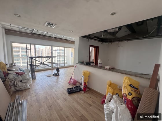 Full Refurb in Process | 2 Bed + Study | Pool View, picture 2