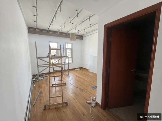 Full Refurb in Process | 2 Bed + Study | Pool View, picture 5