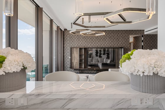 Branded Upgrade | Palm Skyline View | 2BR+ XL Size, picture 3