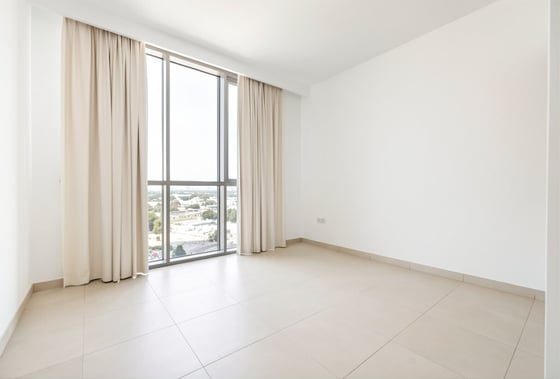 Spacious Layout | Vacant Soon | Direct Mall Access, picture 6