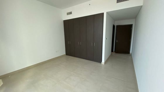 Spacious Layout | Vacant Soon | Direct Mall Access, picture 11