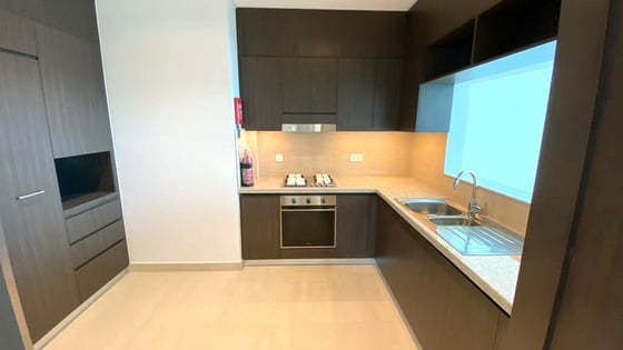 Spacious Layout | Vacant Soon | Direct Mall Access, picture 4
