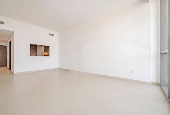 Spacious Layout | Vacant Soon | Direct Mall Access, picture 2