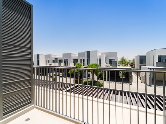 Near to Pool | Vacant | Multiple Options, picture 6