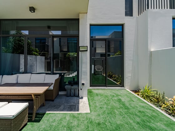 Near to Pool | Vacant | Multiple Options, picture 12
