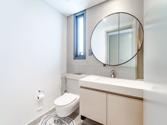 Near to Pool | Vacant | Multiple Options, picture 9