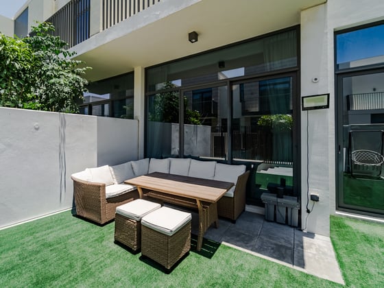 Near to Pool | Vacant | Multiple Options, picture 13